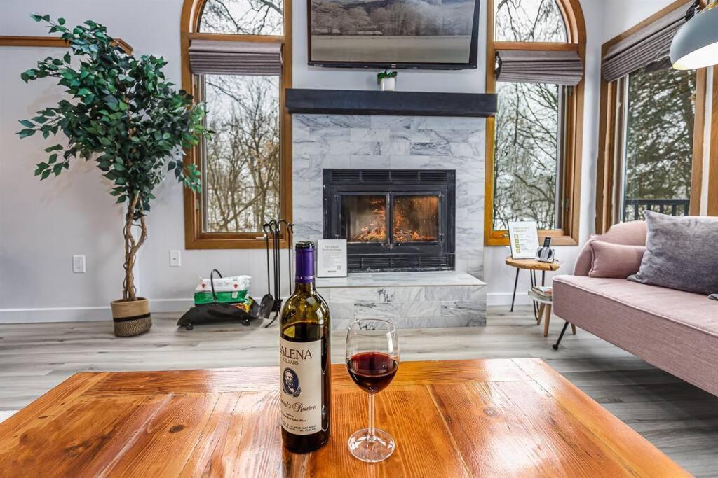 Peaceful 2-Bedroom Townhome Retreat W/Wooded View Galena Esterno foto