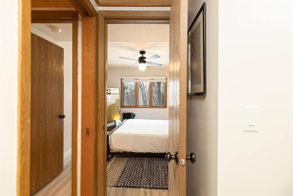 Peaceful 2-Bedroom Townhome Retreat W/Wooded View Galena Esterno foto